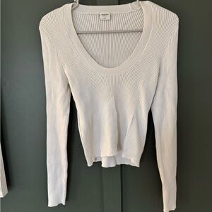 Ribbed cropped cream sweater